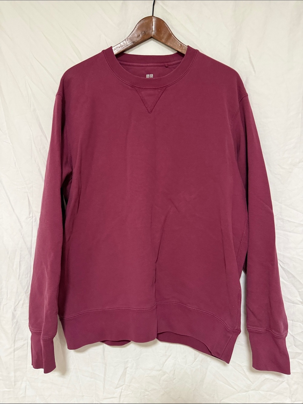 Uniqlo Men's Crewneck Sweater in Fuscia